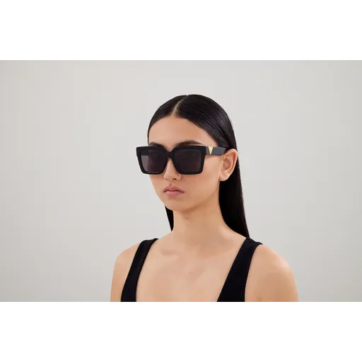 Bottega Veneta New Classic Sunglasses in Black