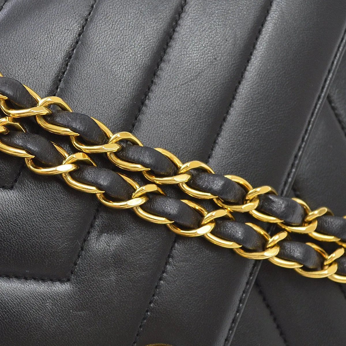CHANEL 1991-1994 Chevron Flap Small Black Lambskin 82059