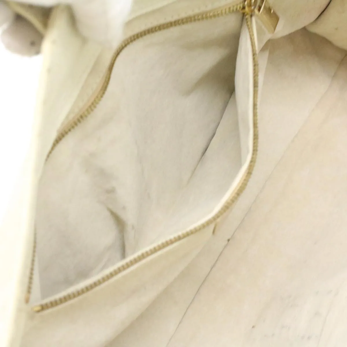 FENDI Celeria Shoulder Bag Leather White Auth ar8736