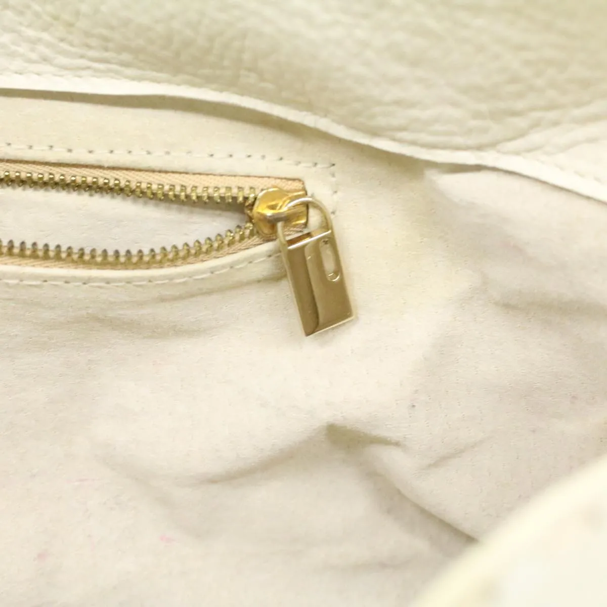 FENDI Celeria Shoulder Bag Leather White Auth ar8736
