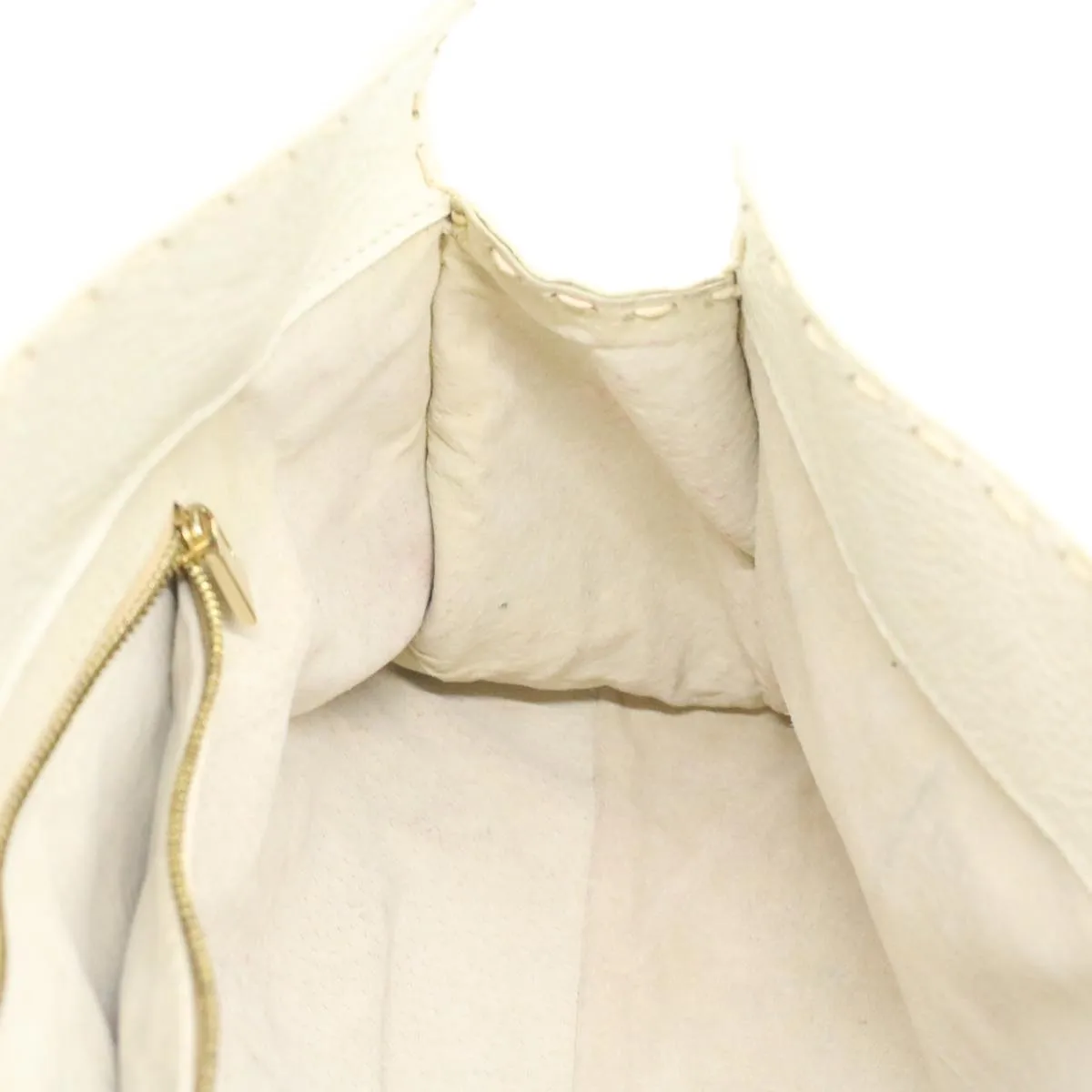 FENDI Celeria Shoulder Bag Leather White Auth ar8736