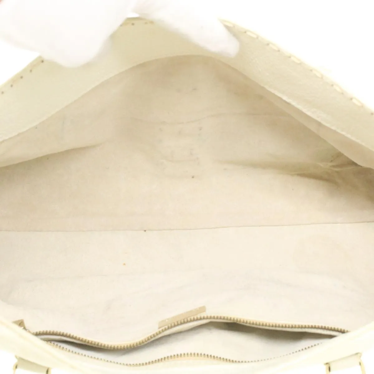 FENDI Celeria Shoulder Bag Leather White Auth ar8736