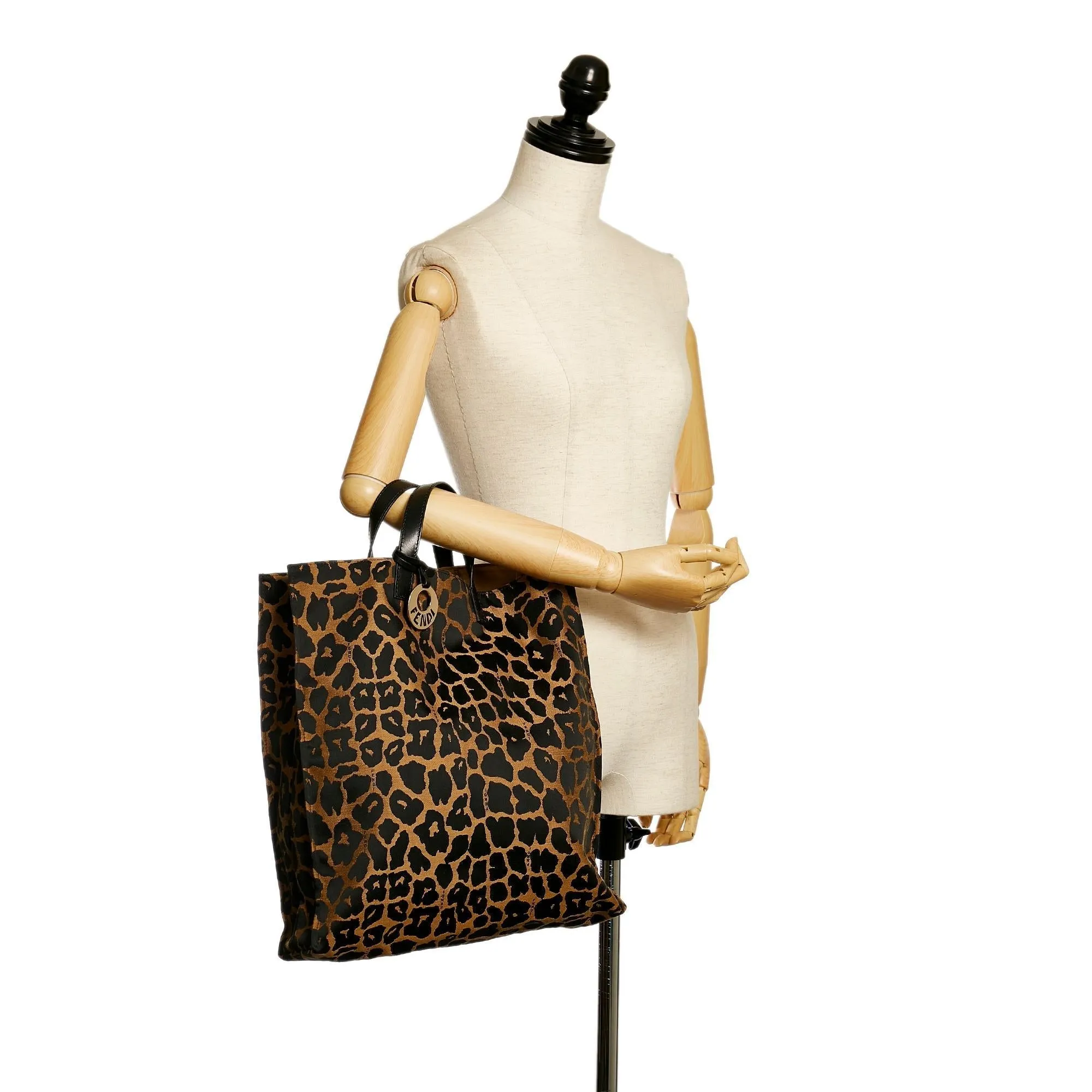 Fendi Leopard Print Nylon Tote Bag (SHG-33837)