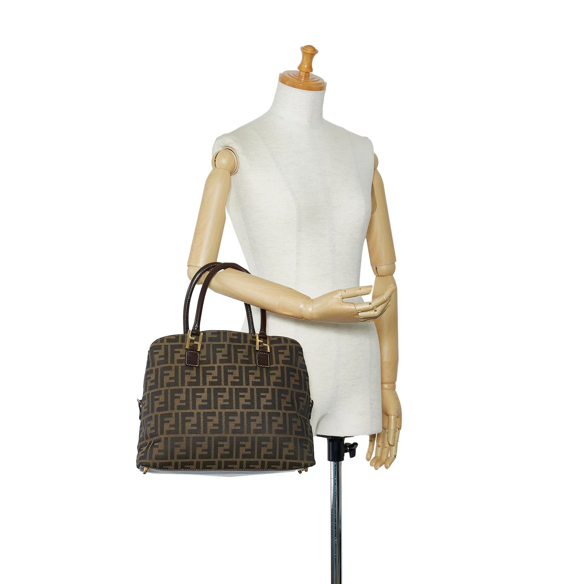 Fendi Zucca Tote (SHG-Lxgs4G)