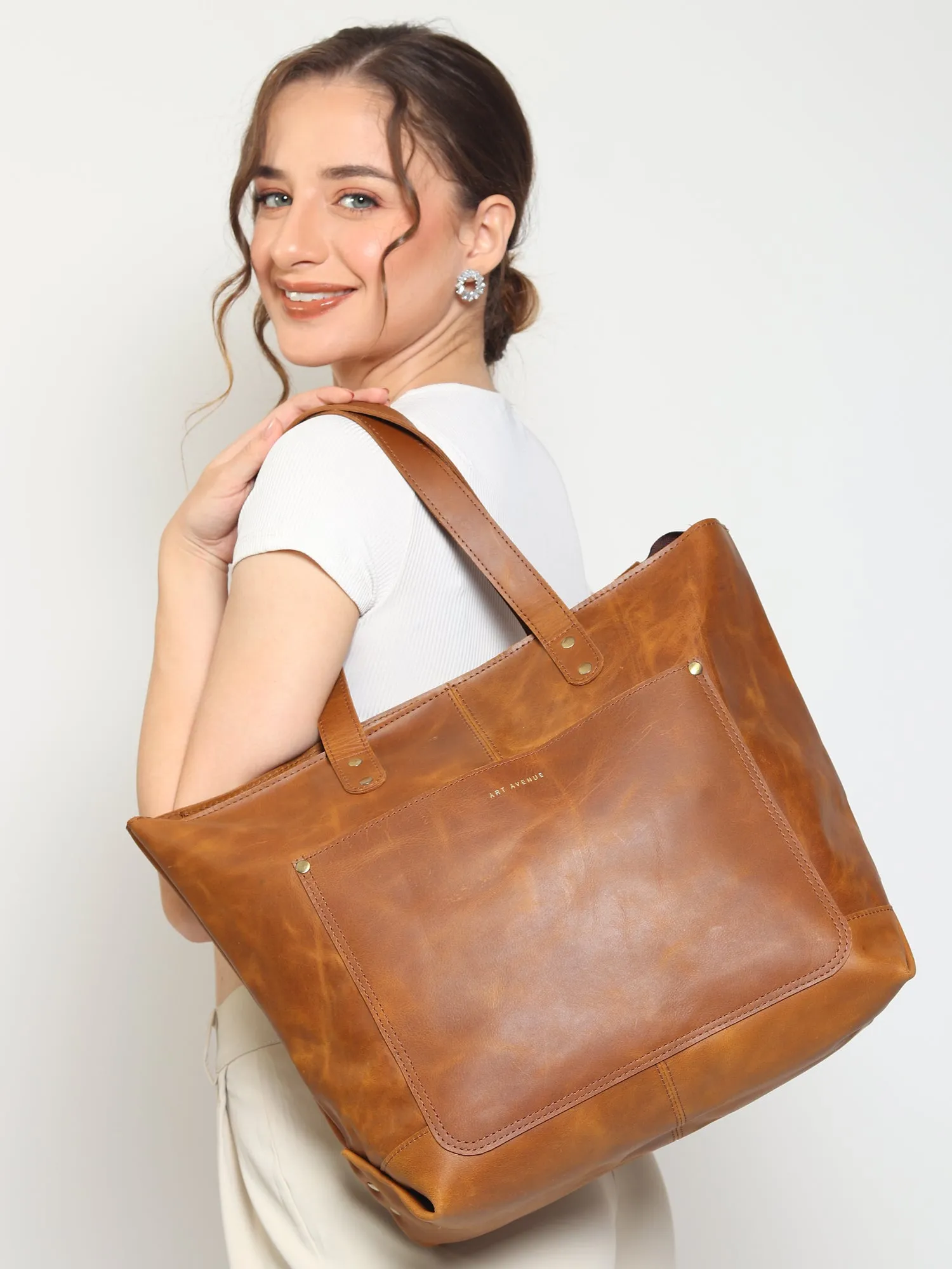 KIER  - LEATHER HAND BAG