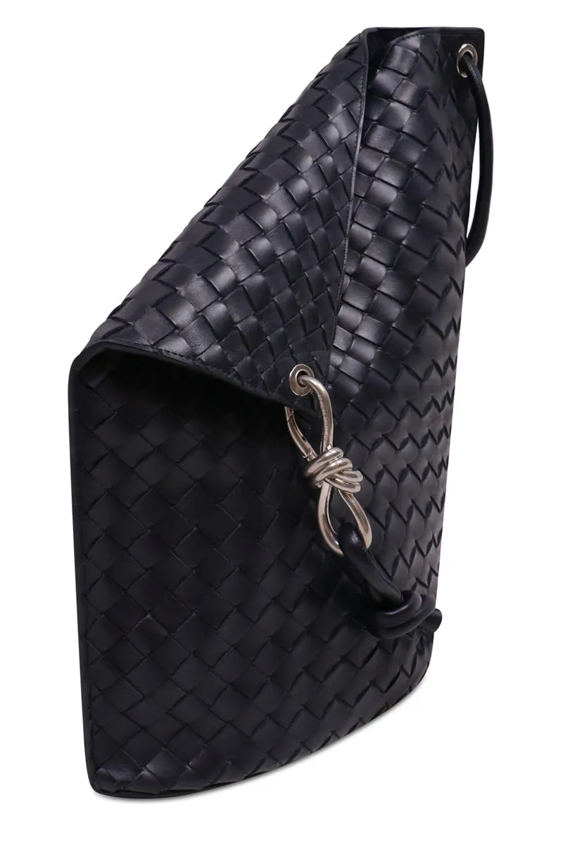 KNOT HOOK MEDIUM BUCKET BAG | SPACE/SILVER