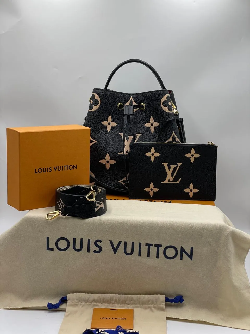 LOUIS VUITT 2023 NFC Black NeoNoe MM include extra shoulder strap For Lady Shoulder Bag - Full Set