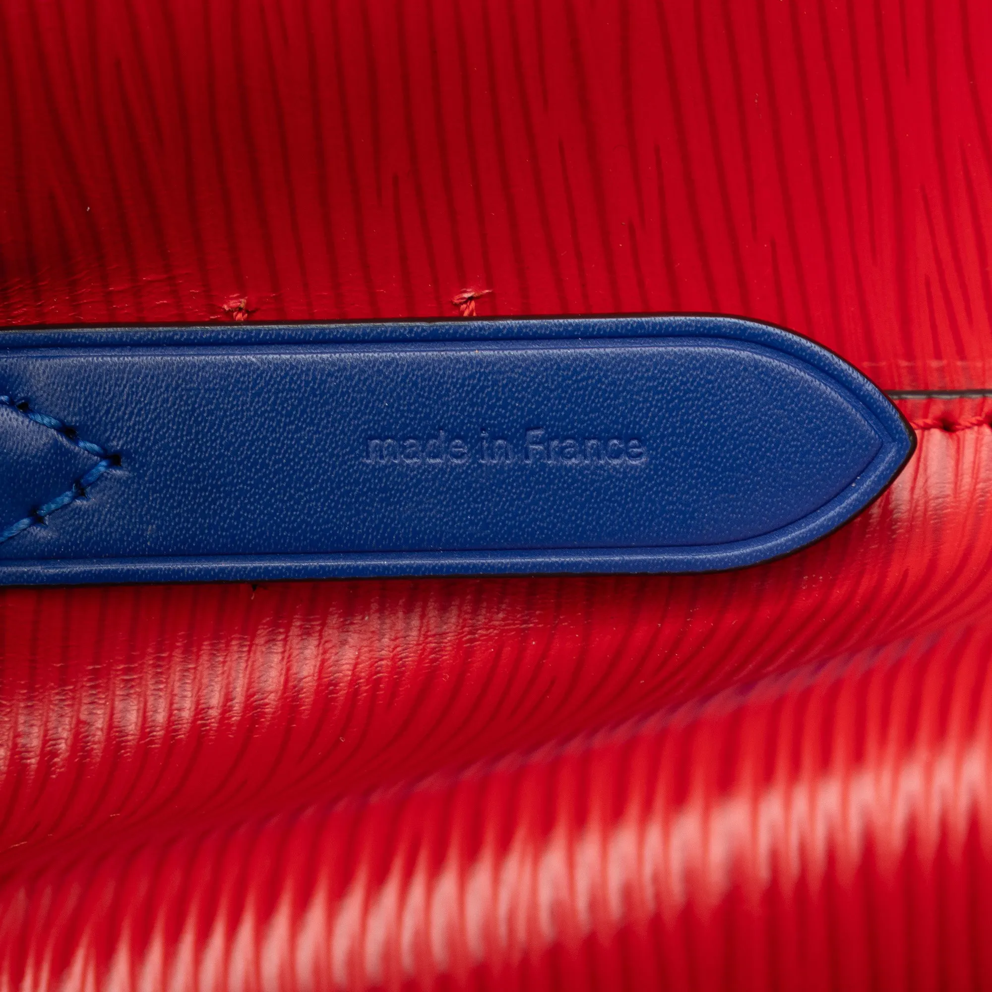 Red Louis Vuitton Epi NeoNoe MM Bucket Bag